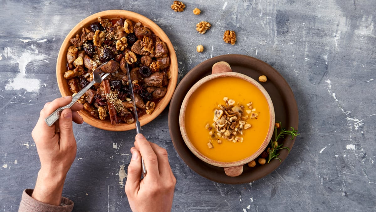 Trinta moliūgų sriuba su  grybais ir lazdynų riešutais