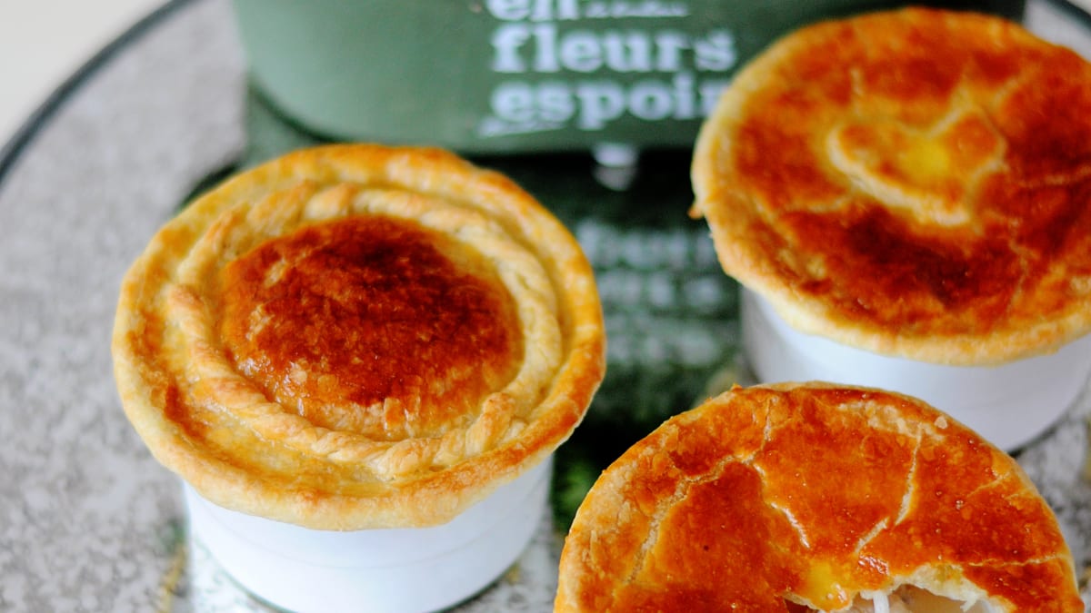 Kanavorm lehttainast katte all