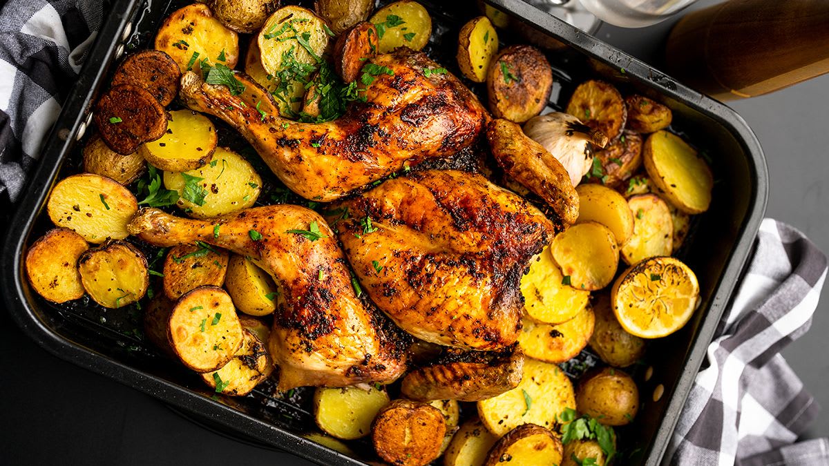 Atvērtais vistas cepetis ar kartupeļiem 