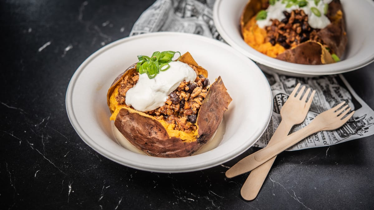 Pildīts saldais kartupelis ar gaļu