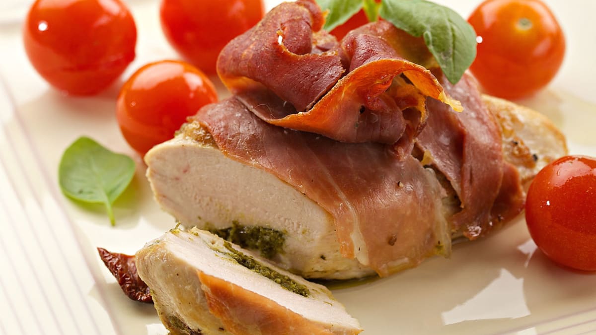 Įdaryta vištienos krūtinėlė su Parmos kumpio kloste