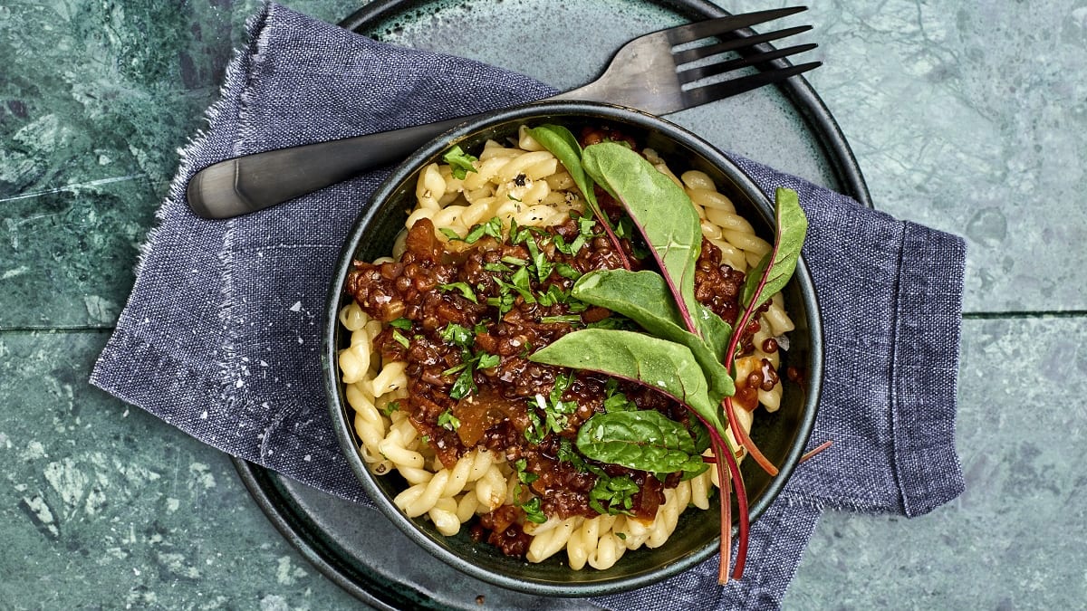 Läätseraguu arrabbiata-kastme ja punase veiniga