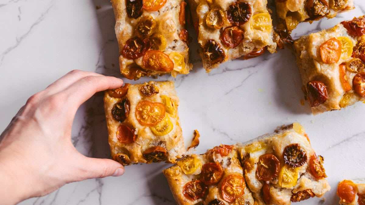 Focaccia su pomidorais