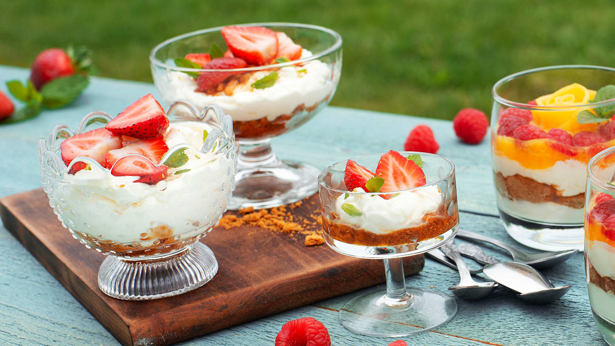 Braškių, maskarponės ir imbierinių sausainių desertas