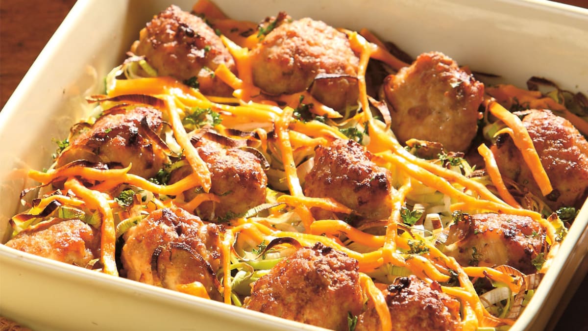 Cukinijų apkepas su kalakutienos kukuliais