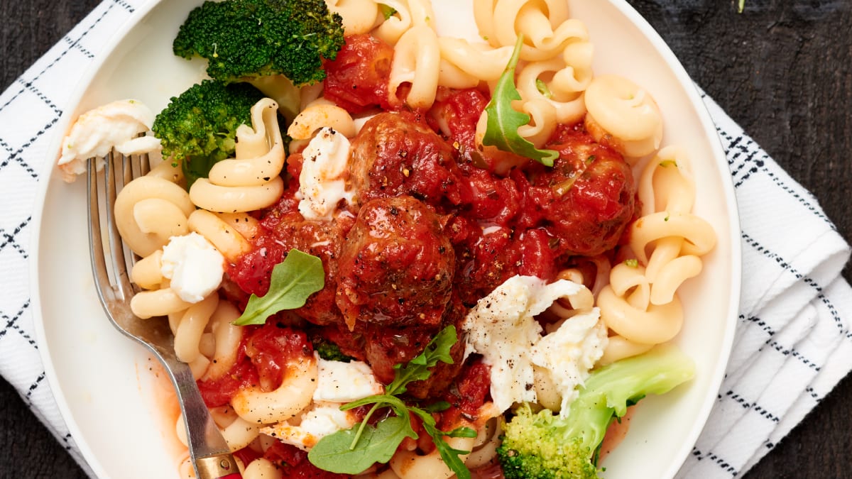 Pasta lihapallidega tomatikastmes