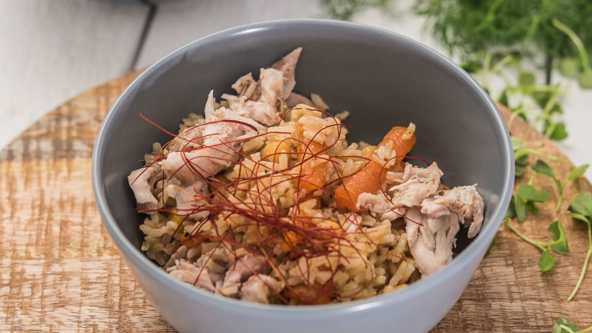 Ahjus küpsetatud pilaff kana ja pruuni riisiga