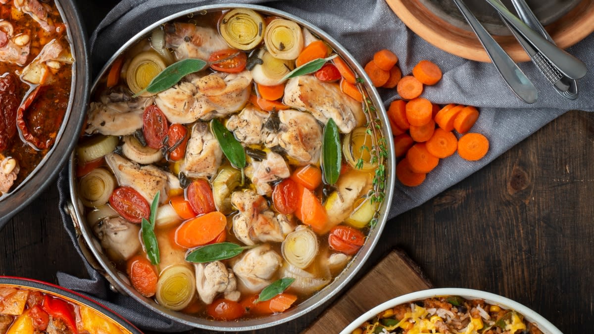 Triušiena su morkomis ir porais