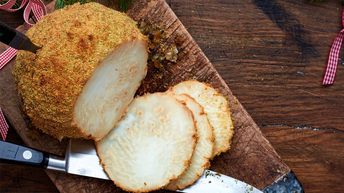 Veganiškas kalėdinis gumbinių salierų kumpis