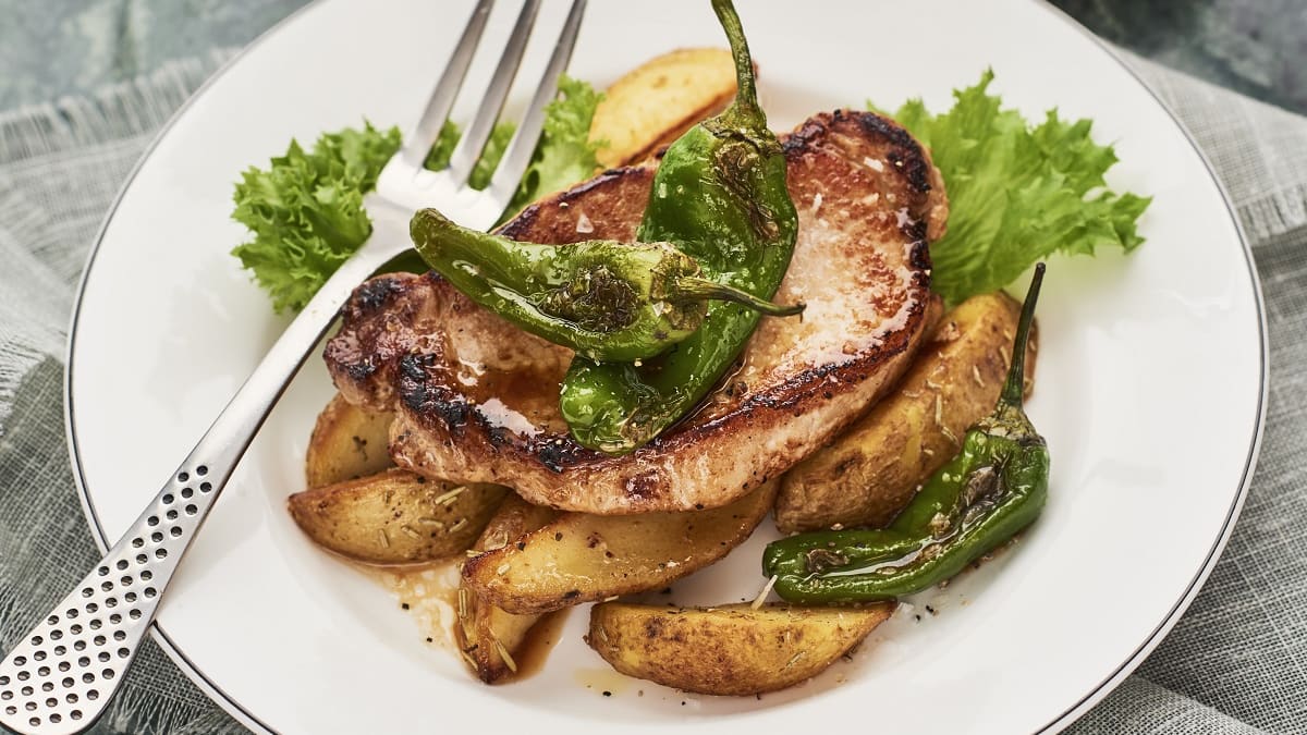 Kotlet röstitud kartuli ja Padróni kaunpipardega