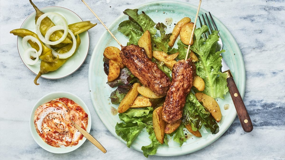 Vürtsikad kanahakklihavardad ajvar-jogurtiga