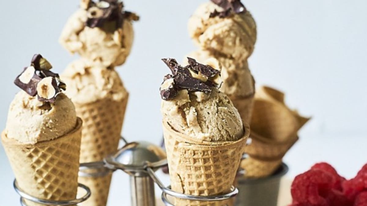 Vieglais zemesriekstu saldējums