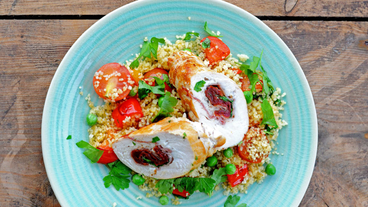 Täidetud kanafileerullid pärlkuskussiga