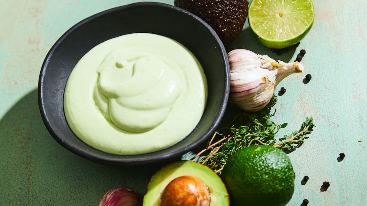 Avokado un jogurta mērce