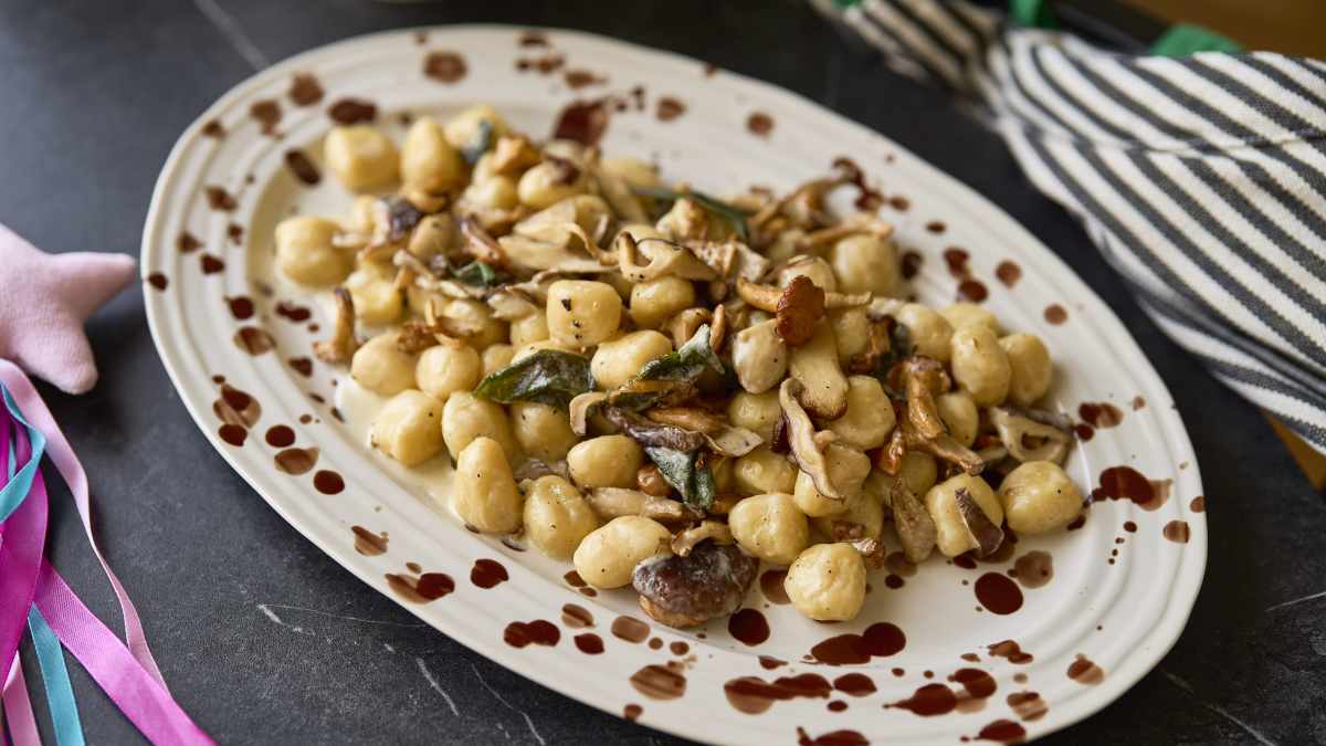 Kartupeļu klimpas ar sēnēm