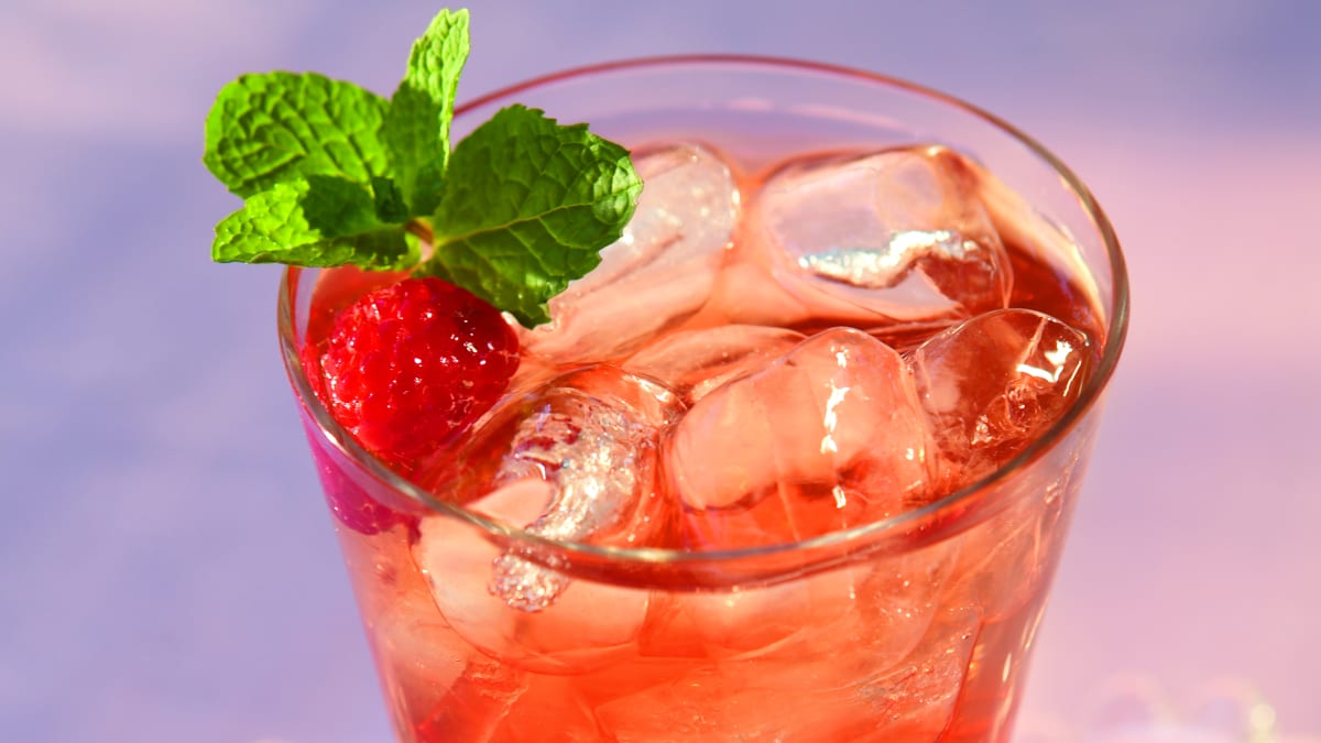 Roosa mündi jäätee