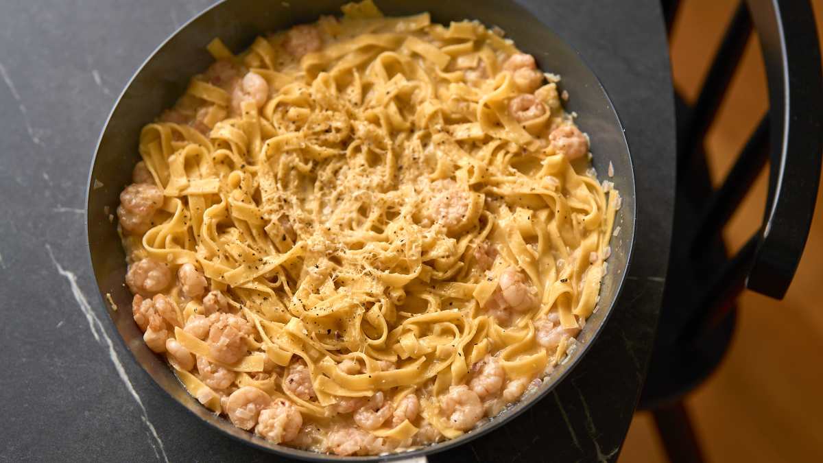 Tagliatelle ar garnelēm un citronu