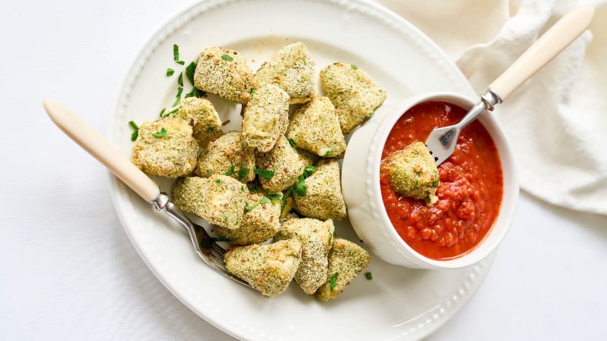 Kamambera siers kraukšķīgā persilādes garozā