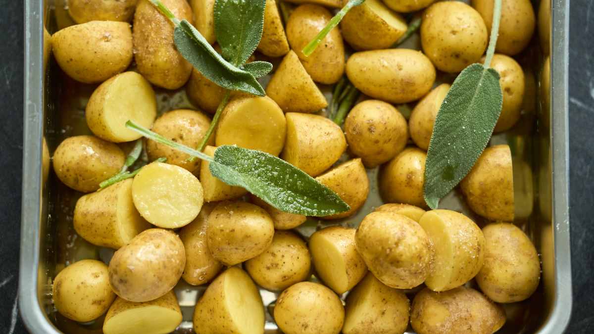 Kartupeļi ar salviju