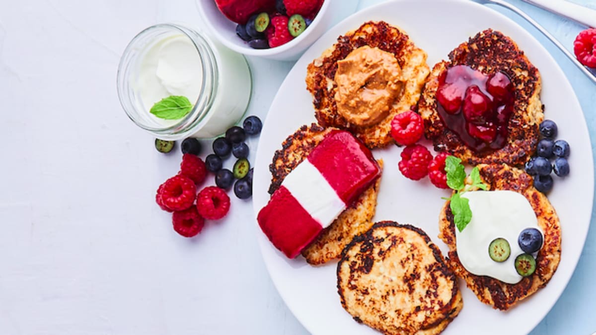 Biezpiena plācenīši ar piedevām