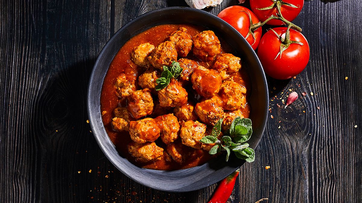 Gaļas bumbas BBQ  (bārbekjū) mērcē 