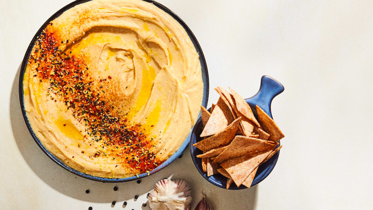 Humuss ar zemesriekstu garšu