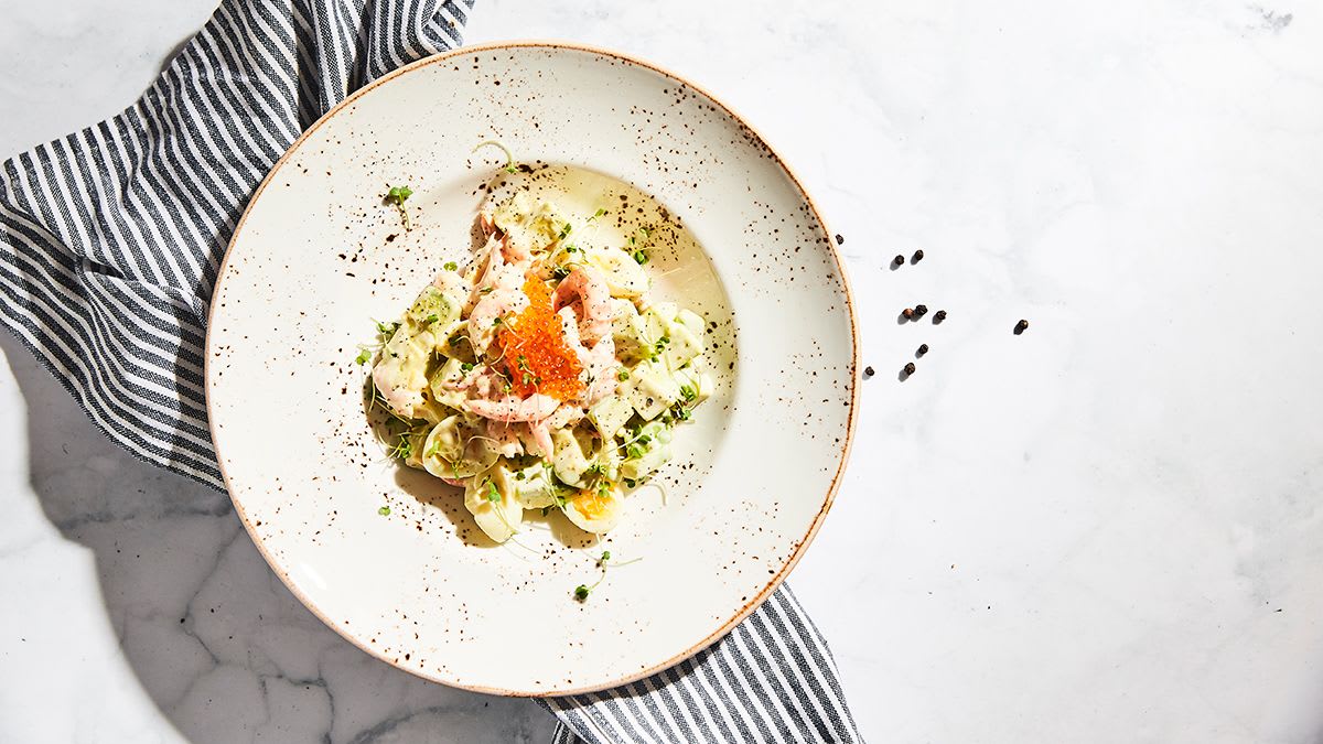 Garneļu un olu salāti