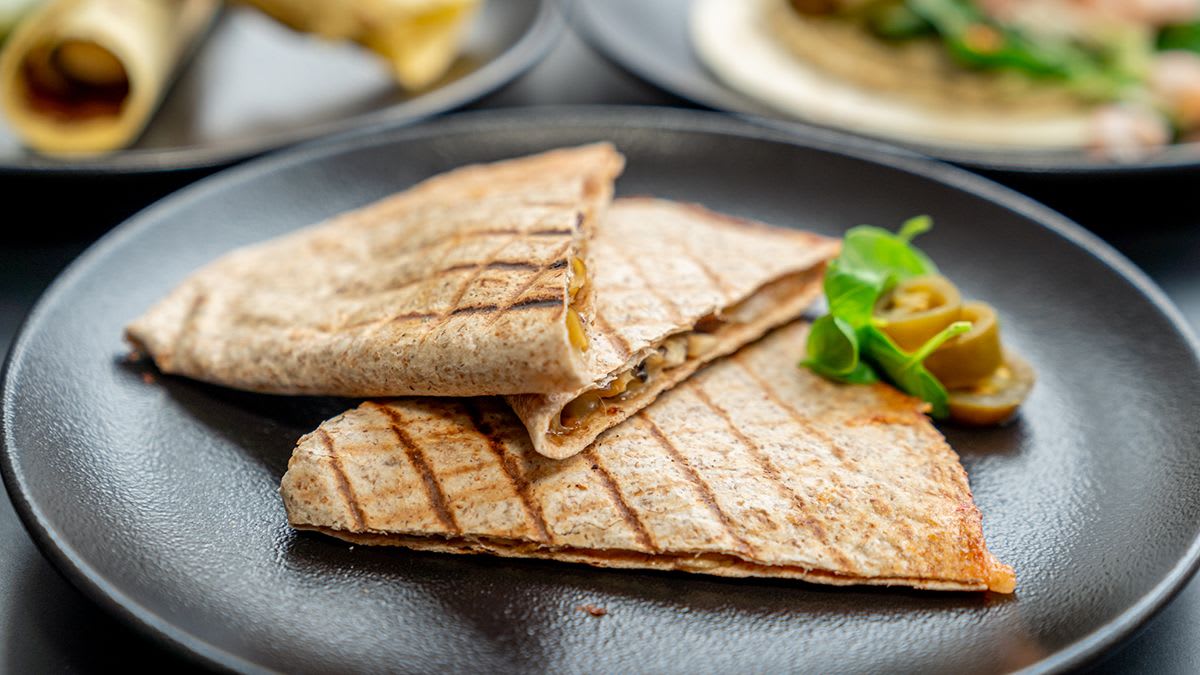 Sēņu-siera kesadilja