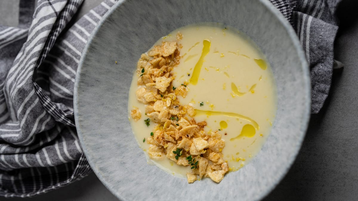 Kartupeļu un puravu krēmzupa