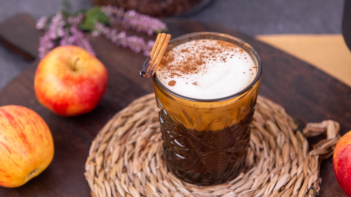 Ābolu un kanēļa kafija