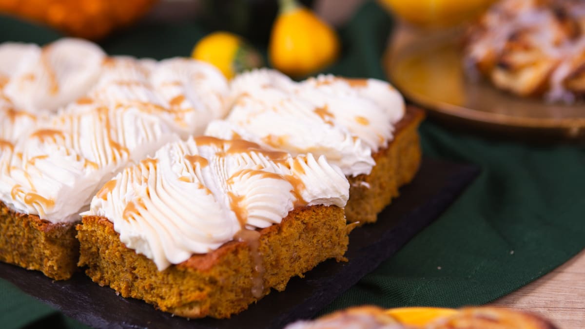 Ķirbju biskvīts ar kapučīno krēmu