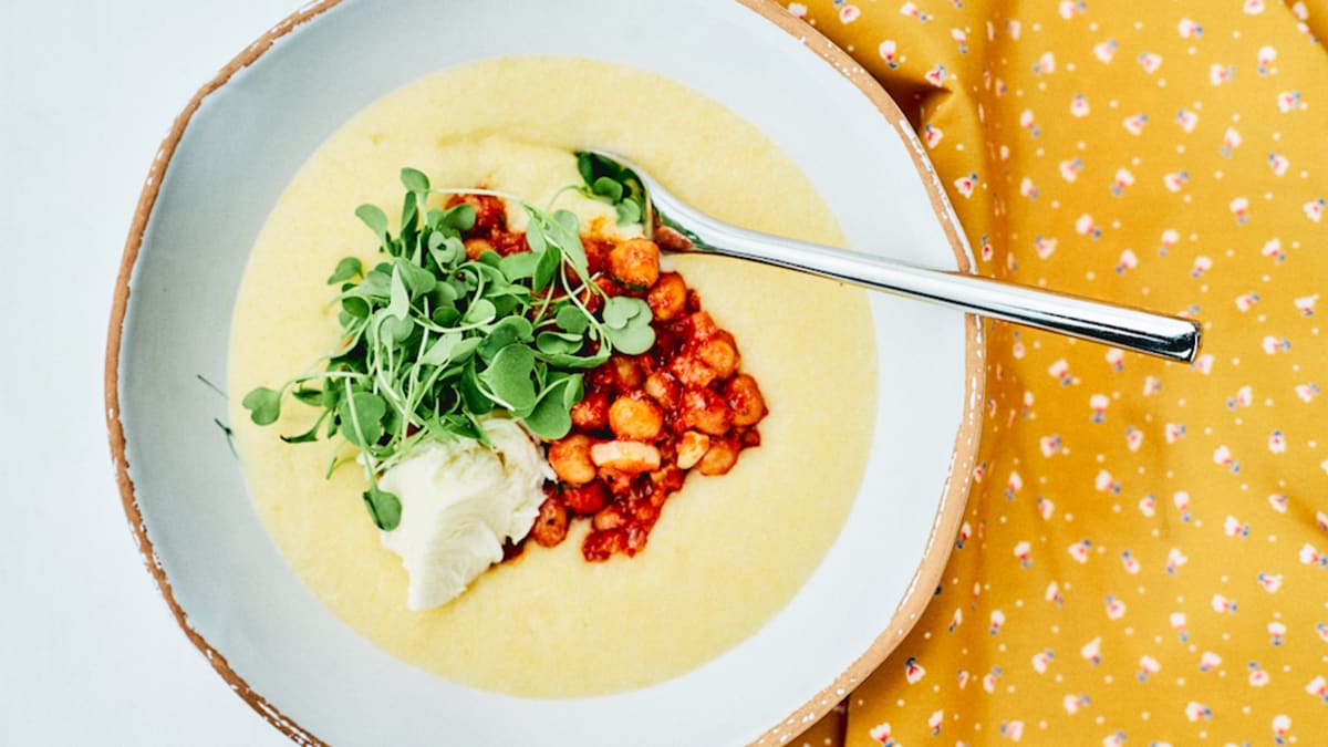 Polenta ar turku zirņiem un mocarellu
