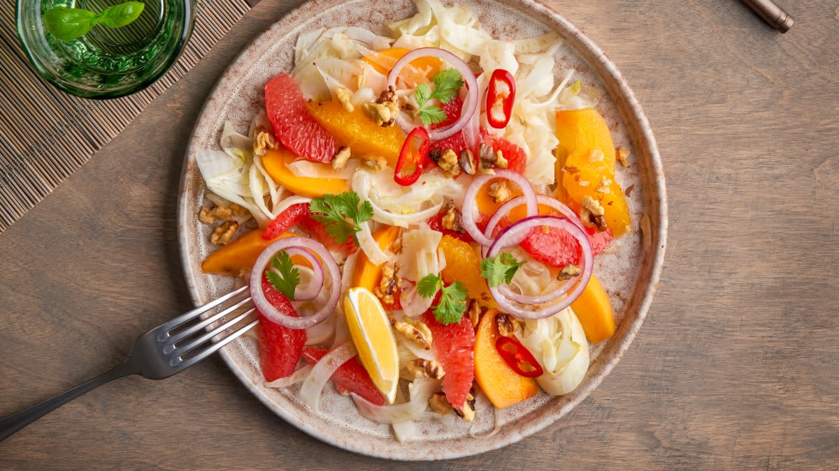 Pankolių salotos su greipfrutais ir persimonais