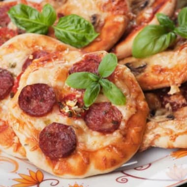 MINI PIZZA DE SALAME X 100 UND