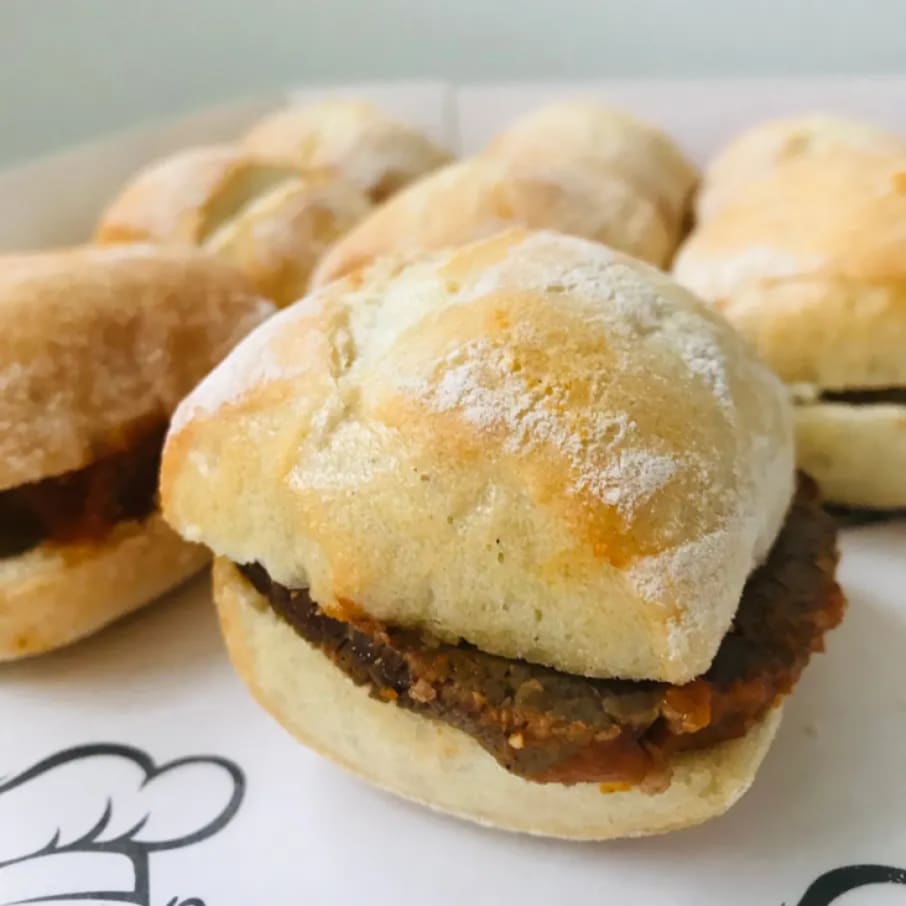 MINI SANDWICH DE ASADO X 100 UND