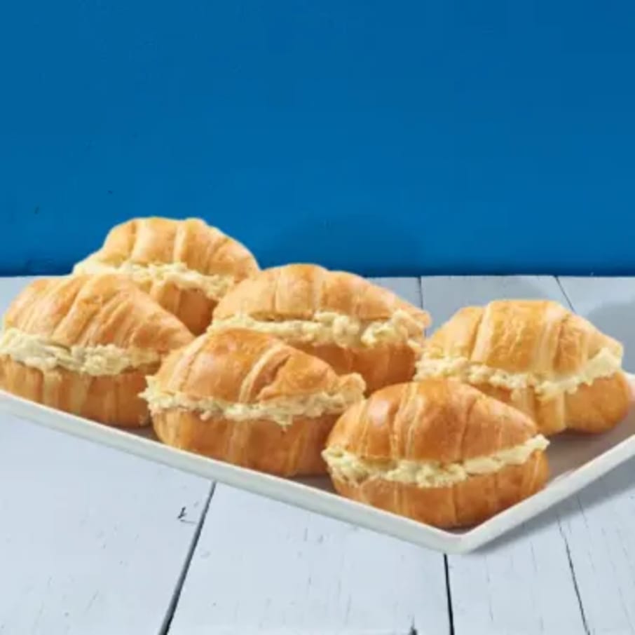 MINI CROISSANT CON POLLO Y APIO X 100 UND