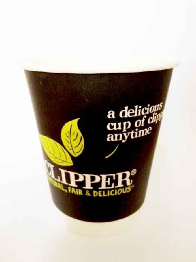 Vasos descartables y tapas 400 unidades de 296 cc Marca Clipper