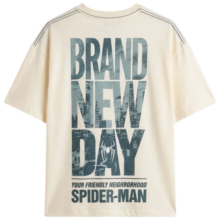 POLO BOXY FIT HOMBRE SPIDERMAN BRAND NEW DAY MARFIL