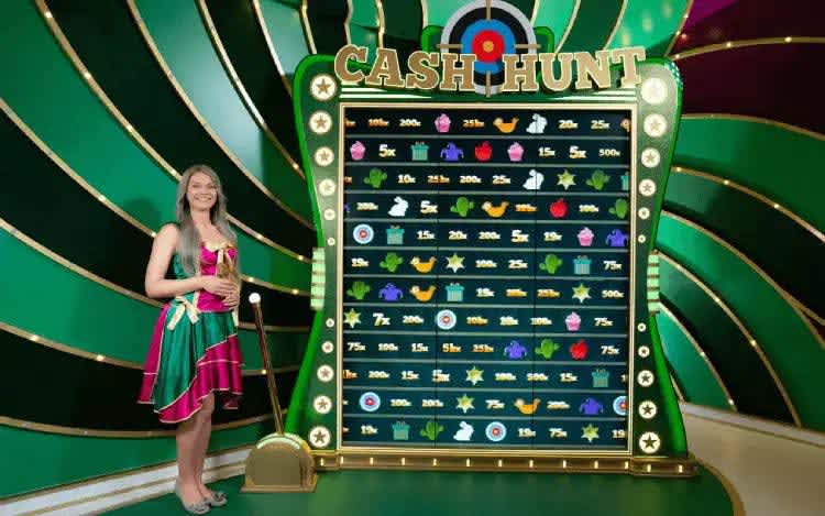 A live host showing the Cash Hunt bonus game