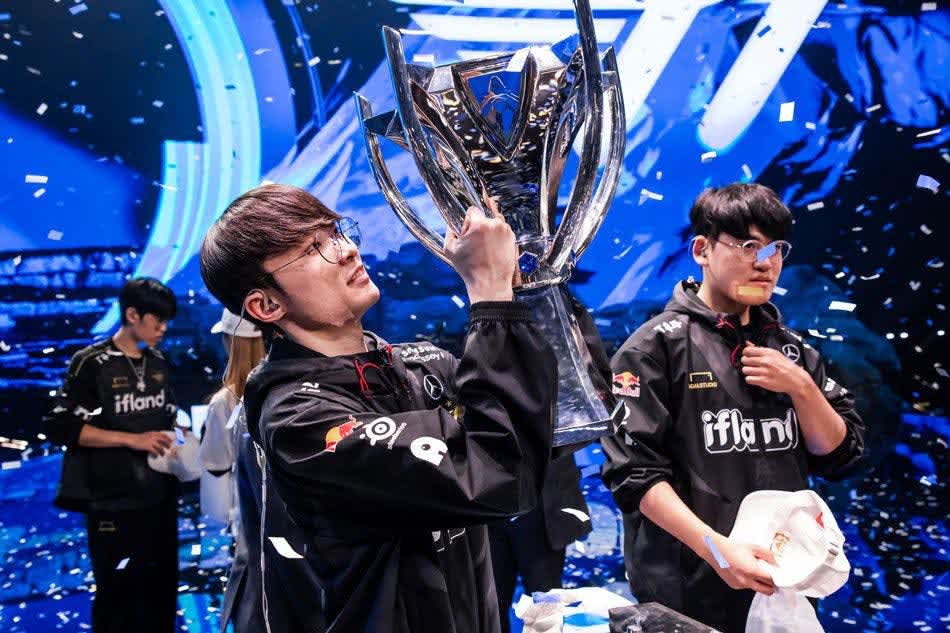 best league player - Faker