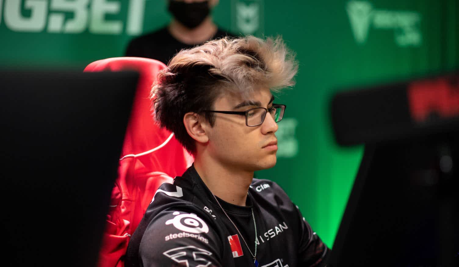 Best CS GO Crosshair Codes And Settings | Rivalry