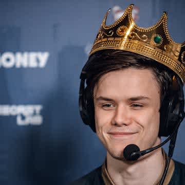 NiP player wearing a crown
