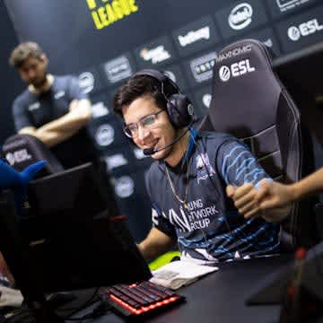 Sharks Esports e RED Canids jogarão Upper Bracket Final do CLUTCH