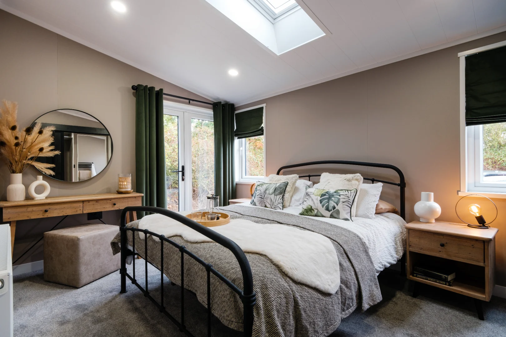 Master bedroom 3.png