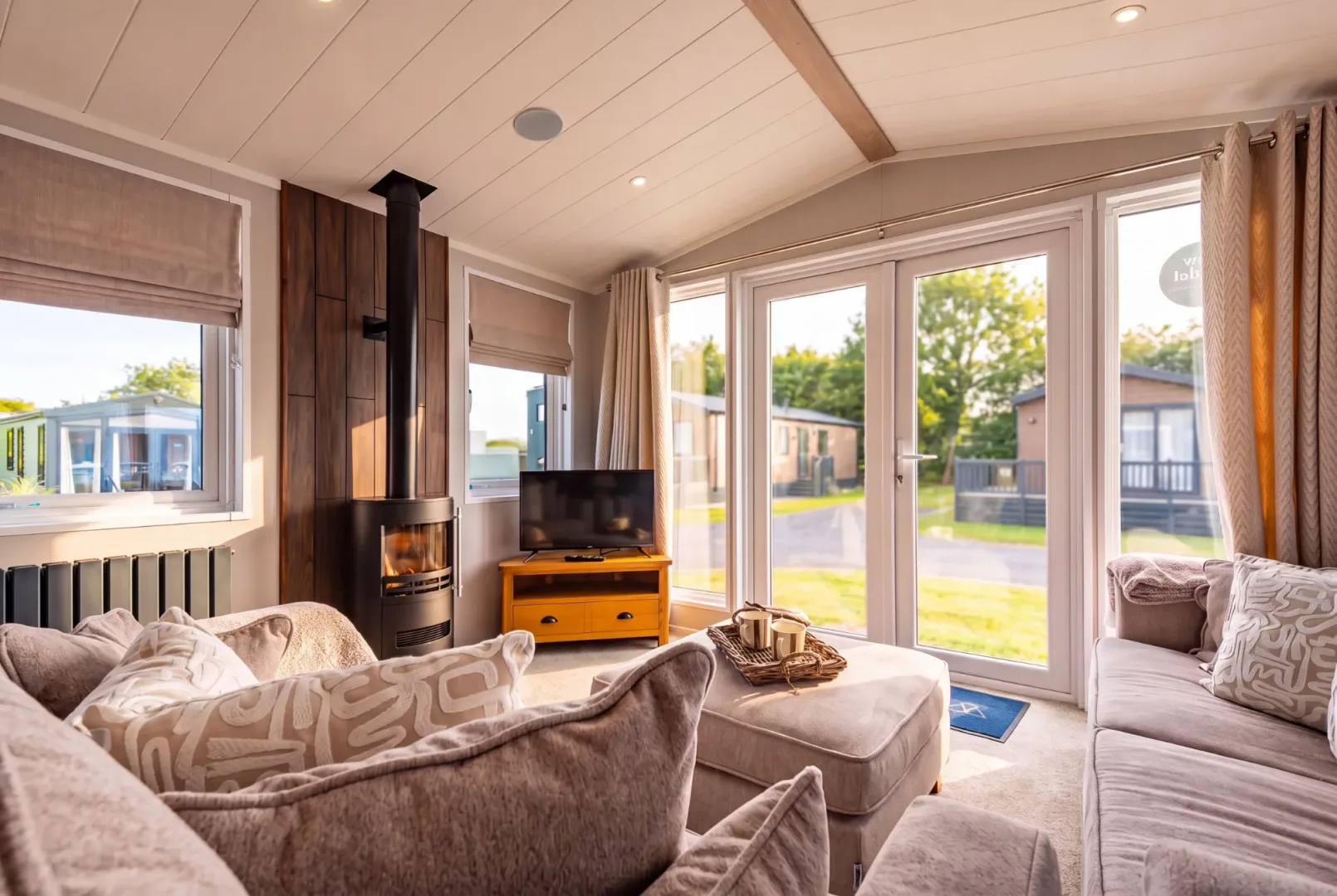 Cotswold lounge 2.webp