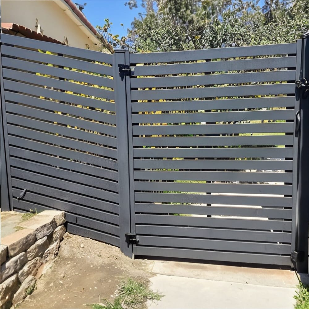 Aluminum fence by LA Fence Craft
