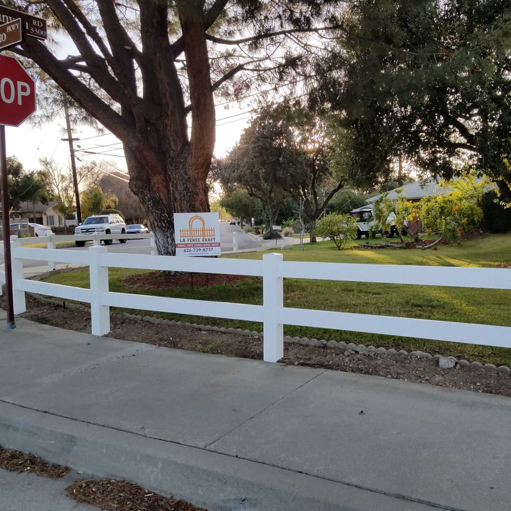 Vinyl fence by LA Fence Craft