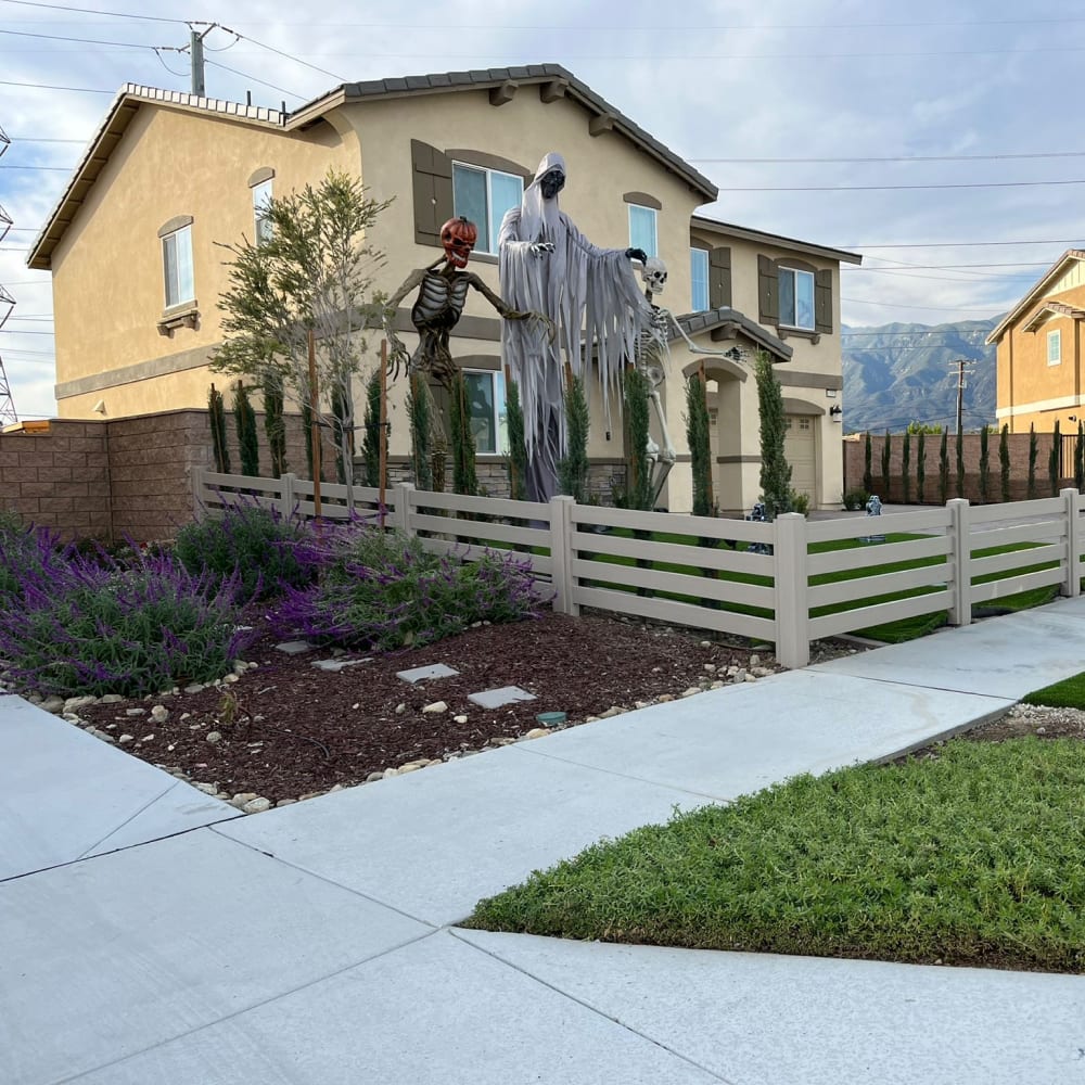 Vinyl fence by LA Fence Craft