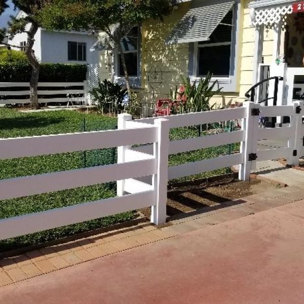 Vinyl fence by LA Fence Craft
