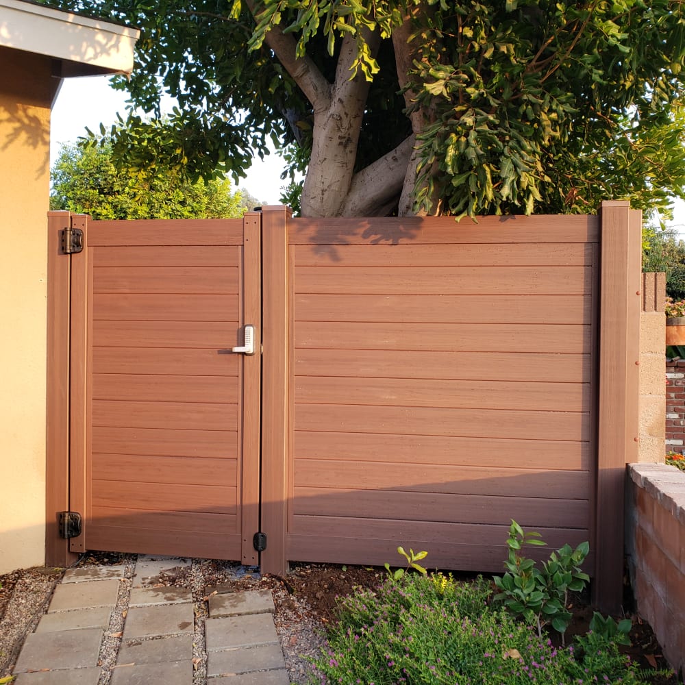 Vinyl fence by LA Fence Craft